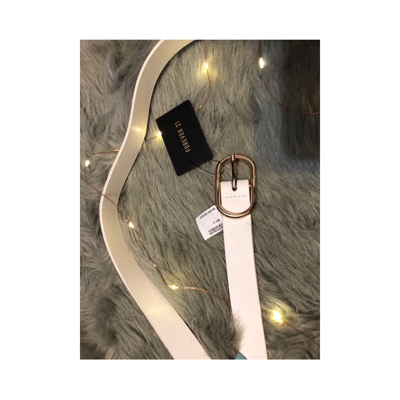 Forever 21 gold belt - Picture 2 of 2